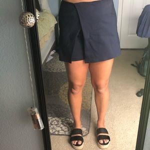 GIANNI BINI NAVY DRESS SHORTS